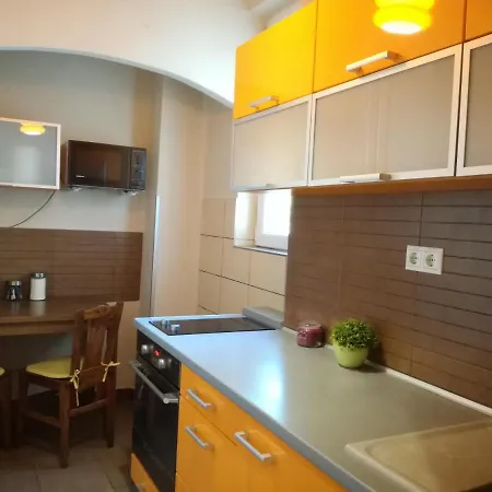 Apartment Erdei Szalonka Apartman *